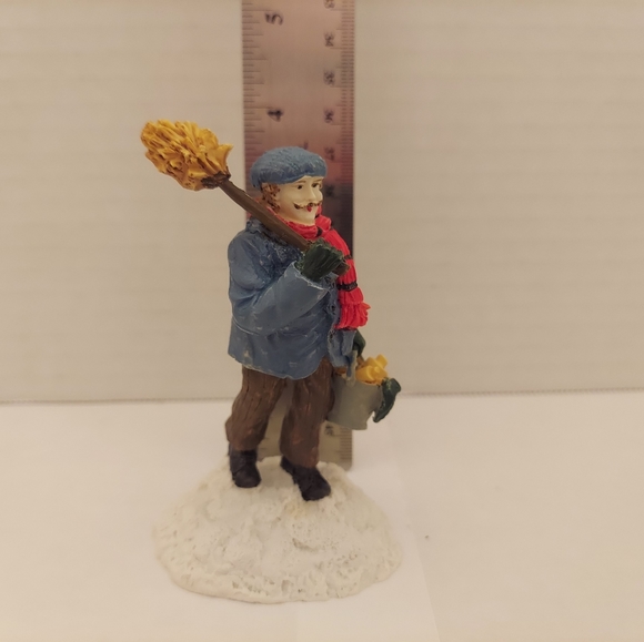 Mervyn's Village Square 1992 Chimney Sweep Figurine - Picture 6 of 7